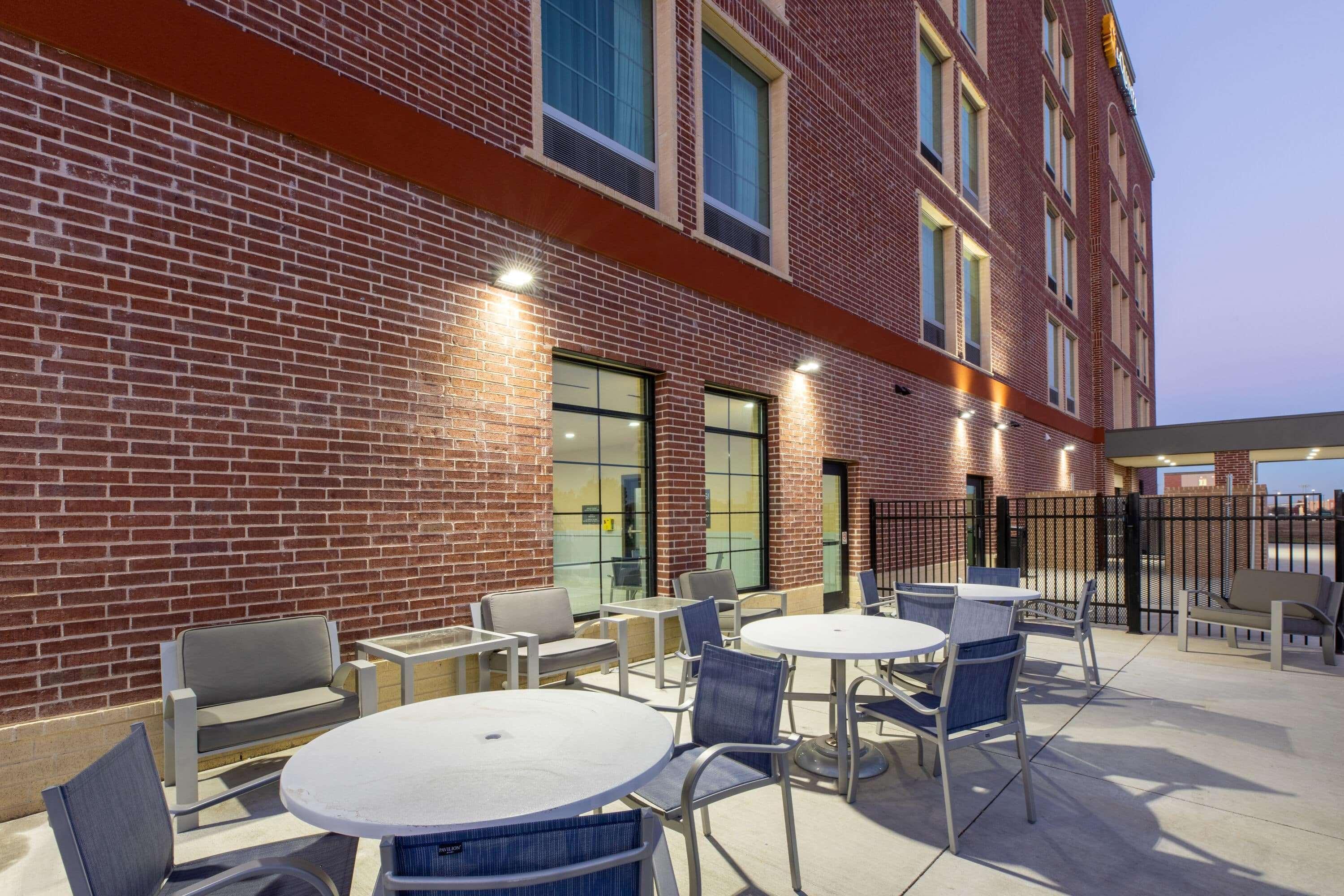 La Quinta Inn & Suites By Wyndham Dallas - Frisco Stadium Exterior foto