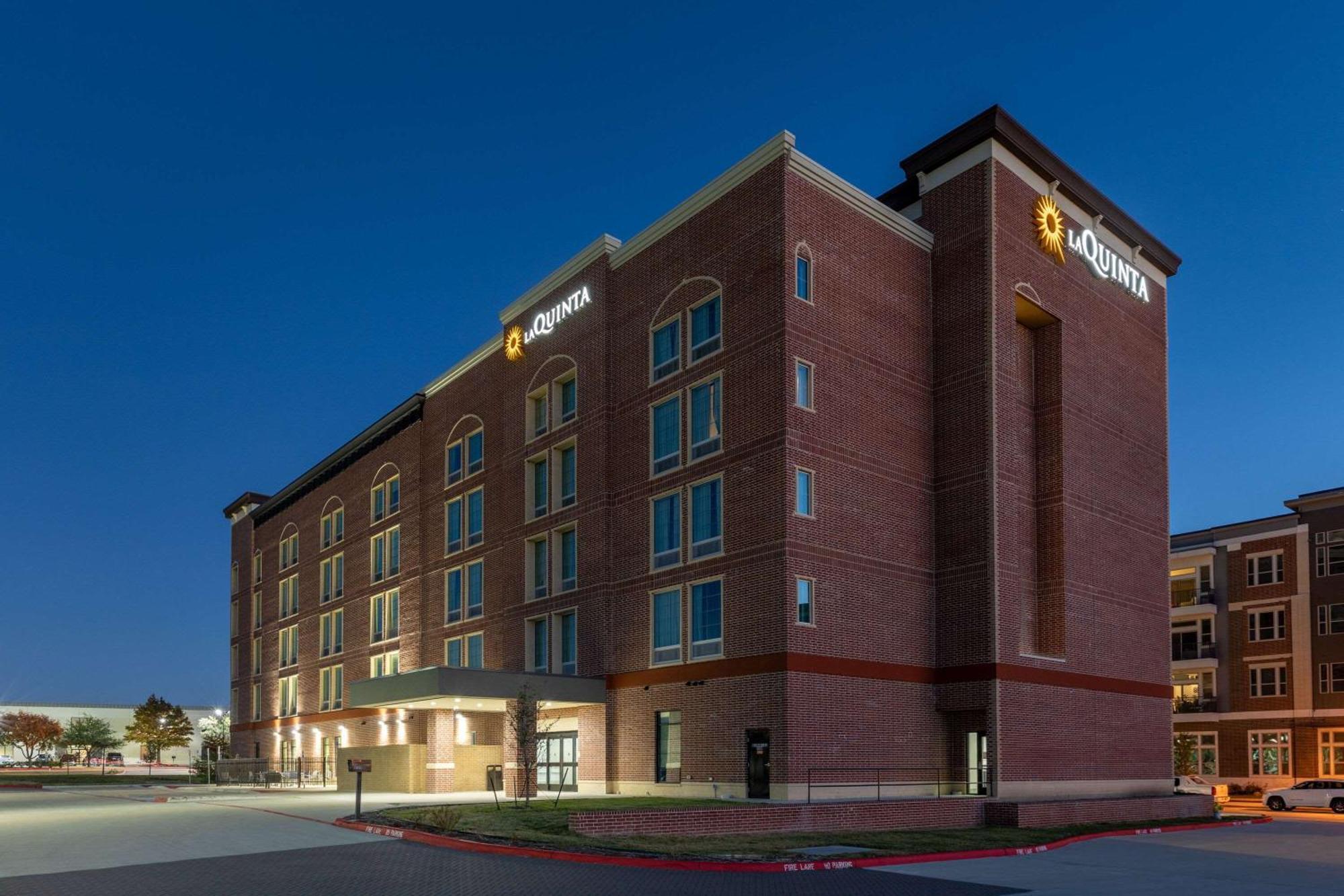 La Quinta Inn & Suites By Wyndham Dallas - Frisco Stadium Exterior foto